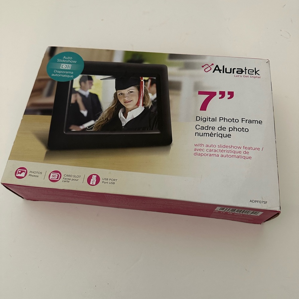 Aluratex 7 inch digital photo frame brand new in box